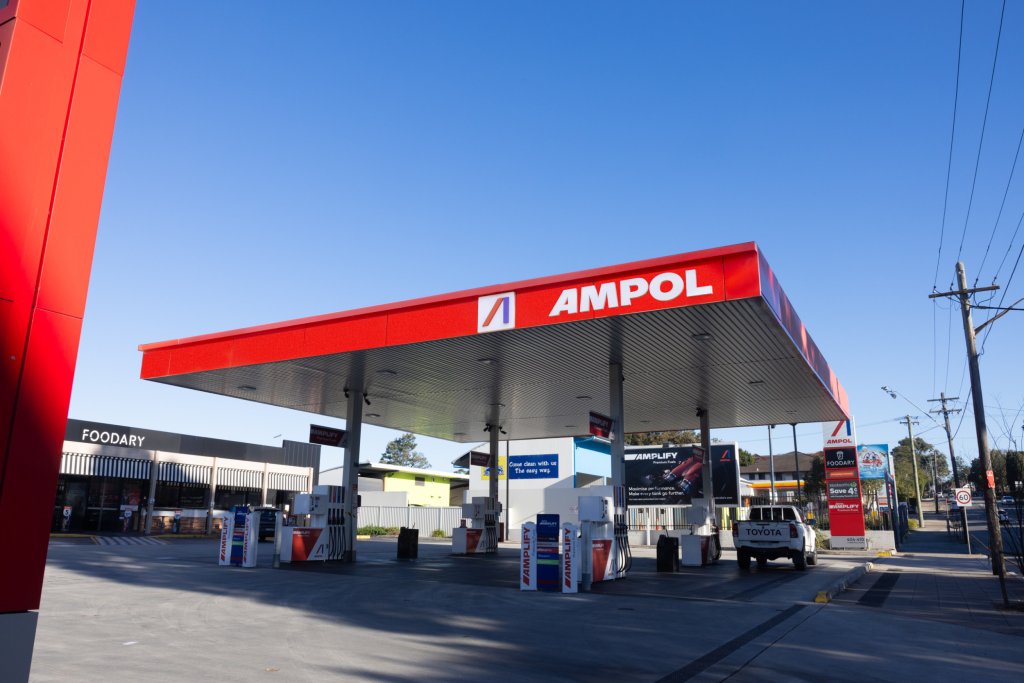 Ampol petrol station in Australia using Coates' traditional signage solutions.